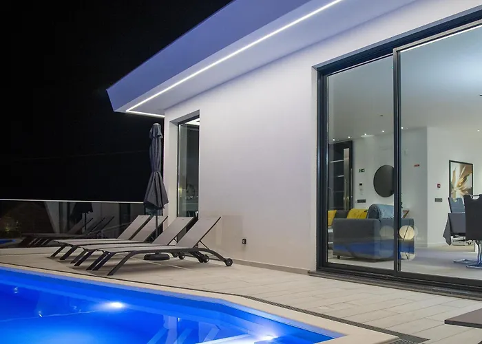 A&m House Iii Arco da Calheta