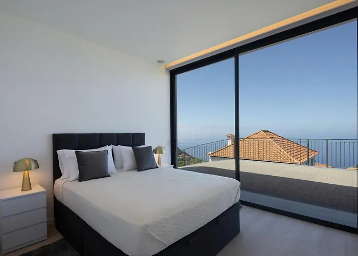 A&m House Iii Arco da Calheta